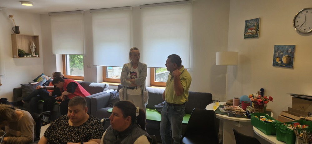 Održana radionica „Riznica lijepih misli za tebe i mene" u Centru DOSTI u Podturnu tvz zaz riznica hrv volontira (6)