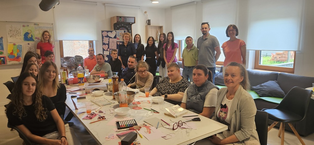 Održana radionica „Riznica lijepih misli za tebe i mene" u Centru DOSTI u Podturnu tvz zaz riznica hrv volontira (8)